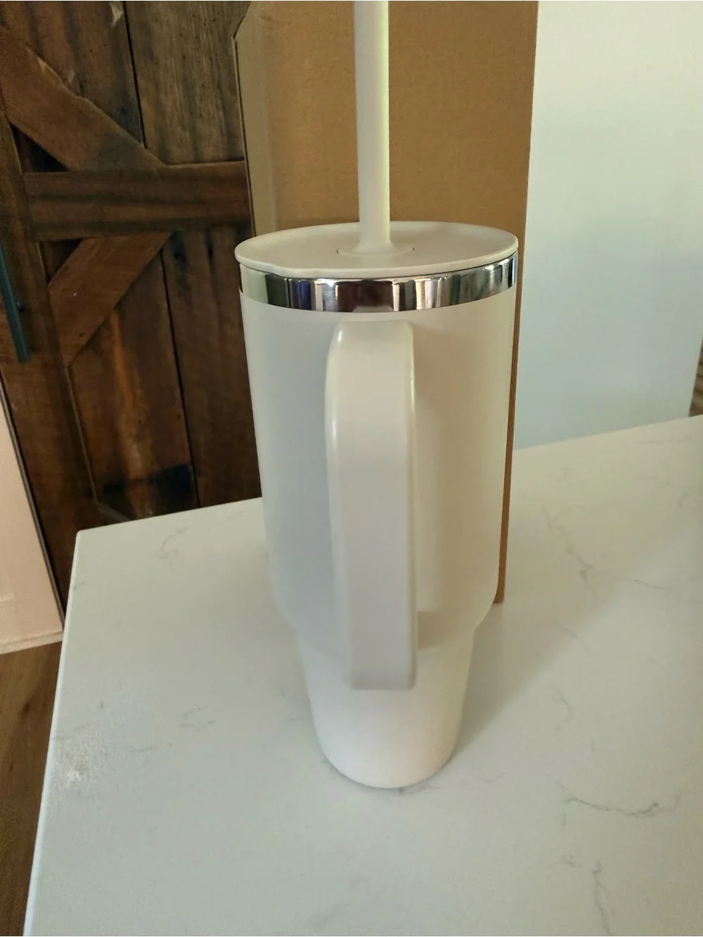 Hydro Flask oat tan Travel Tumbler with Handle and Straw 42oz